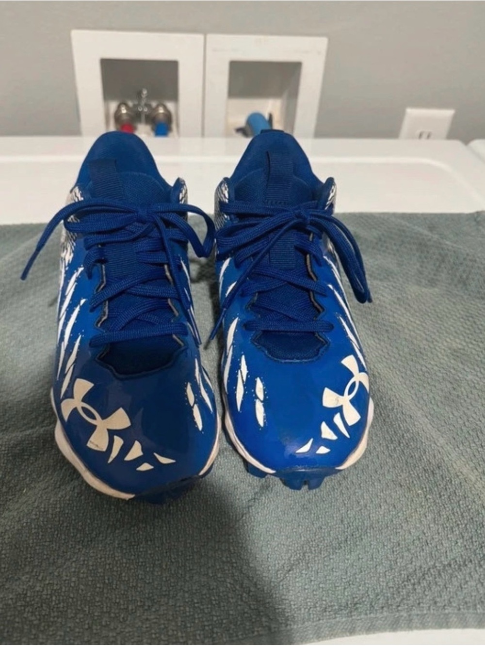 Under Armour Kids Blue and White Athletic Cleats Football